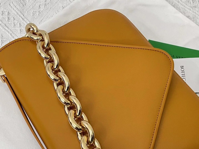 Bottega Moint It Bag Brown Yellow 27 Ss2022