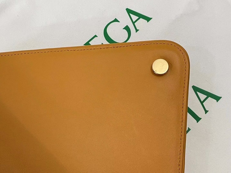 Bottega Moint It Bag Brown Yellow 27 Ss2022
