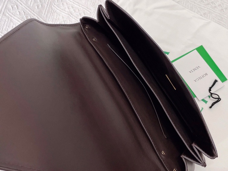 Bottega Moint It Bag Dark Chocolate 27 Ss2022