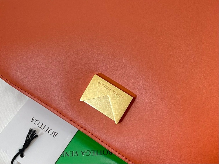 Bottega Moint It Bag Sun 27 Ss2022