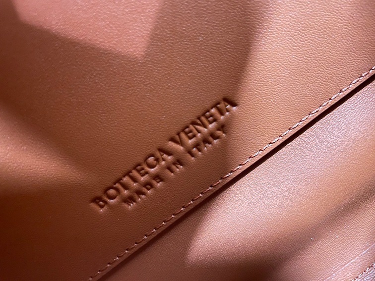 Bottega Moint It Bag Sun 27 Ss2022