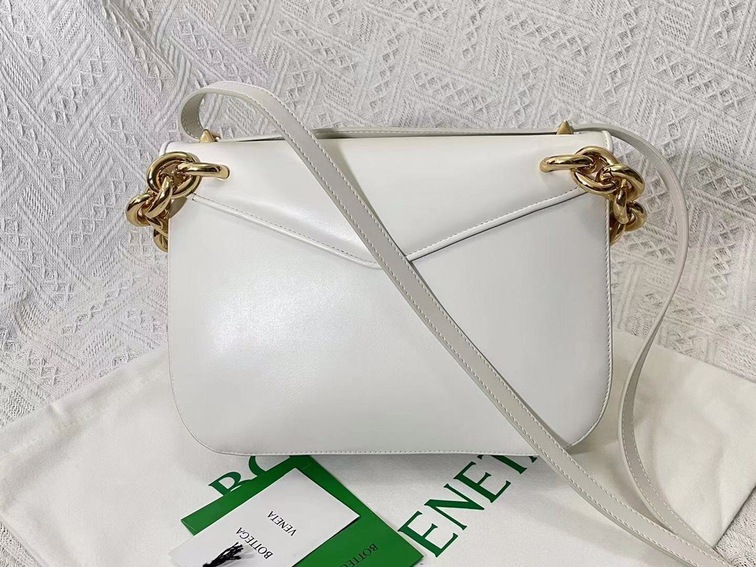 Bottega Moint It Bag White 27 Ss2022
