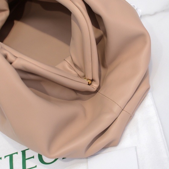 Bottega The Pouch Beige Pink 26 Ss2022