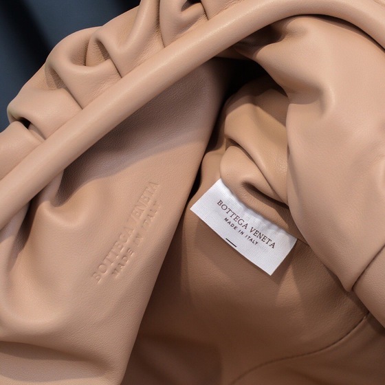 Bottega The Pouch Beige Pink 26 Ss2022