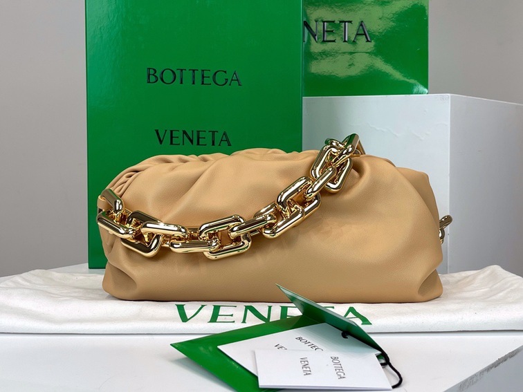 Bottega The Pouch Beige Yellow Chain 26 Ss2022