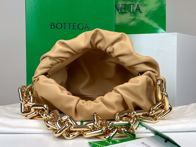 Bottega The Pouch Beige Yellow Chain 26 Ss2022