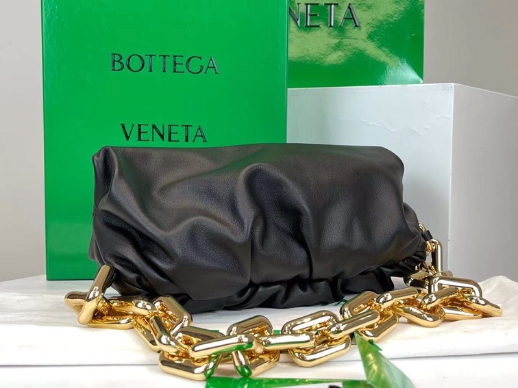 Bottega The Pouch Black Yellow Chain 26 Ss2022