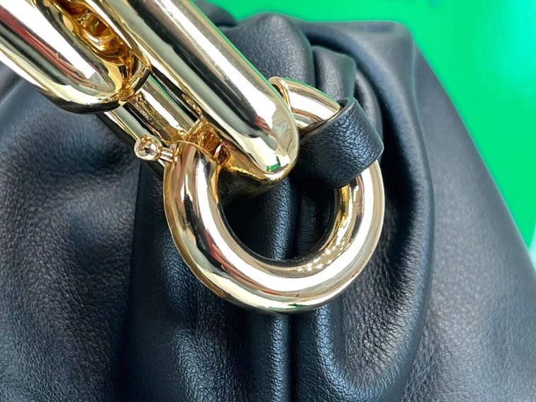 Bottega The Pouch Black Yellow Chain 26 Ss2022