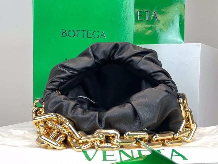 Bottega The Pouch Black Yellow Chain 26 Ss2022