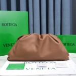 Bottega The Pouch Brown 26 Ss2022