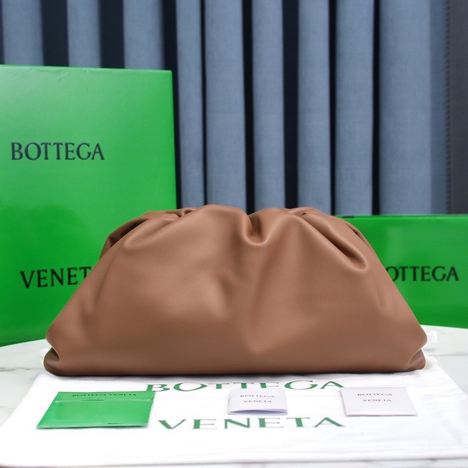 Bottega The Pouch Brown 26 Ss2022