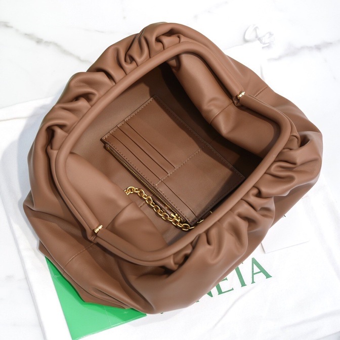 Bottega The Pouch Brown 26 Ss2022