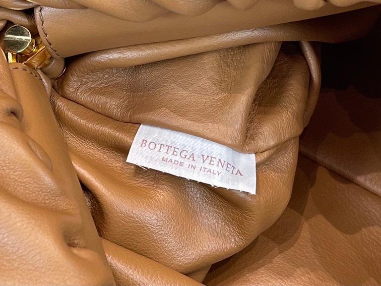 Bottega The Pouch Brown Yellow Chain 26 Ss2022