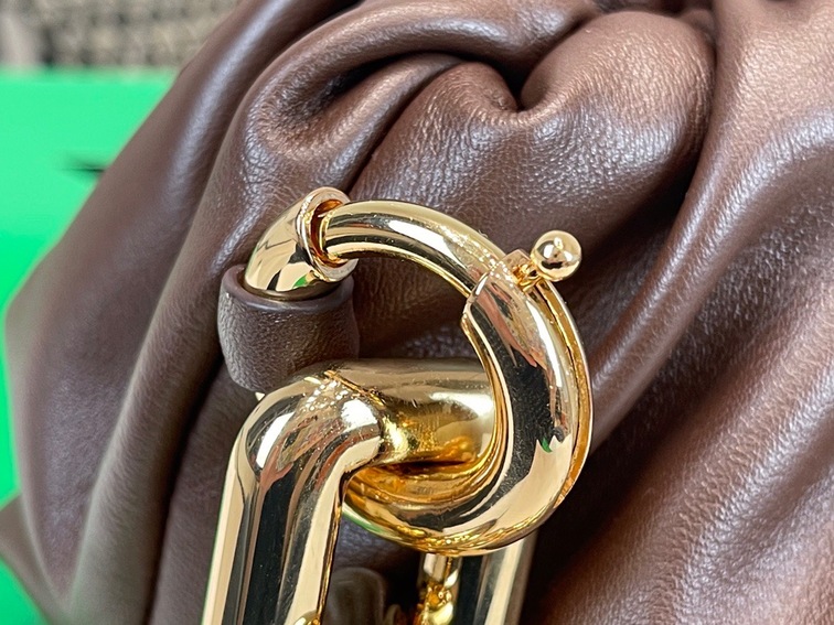Bottega The Pouch Dark Chocolate Yellow Chain 26 Ss2022