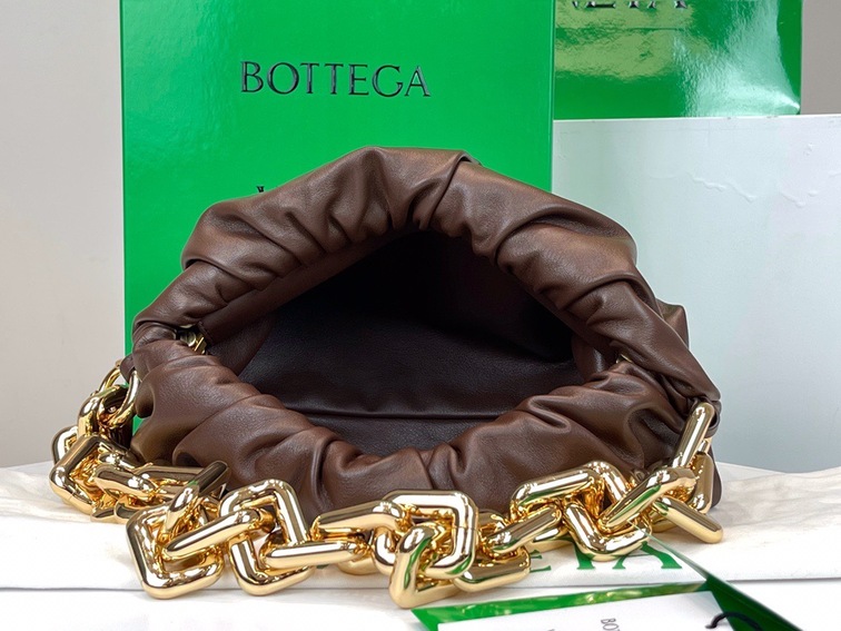 Bottega The Pouch Dark Chocolate Yellow Chain 26 Ss2022