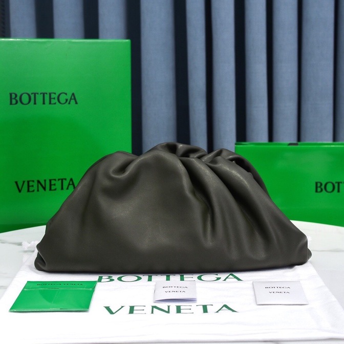 Bottega The Pouch Dark Green 26 Ss2022