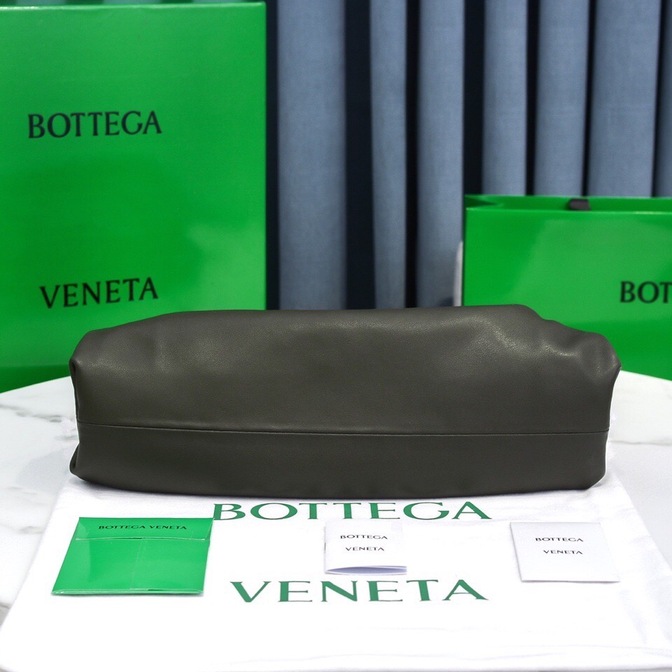 Bottega The Pouch Dark Green 26 Ss2022