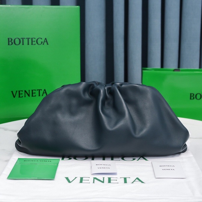 Bottega The Pouch Dark Mint 26 Ss2022