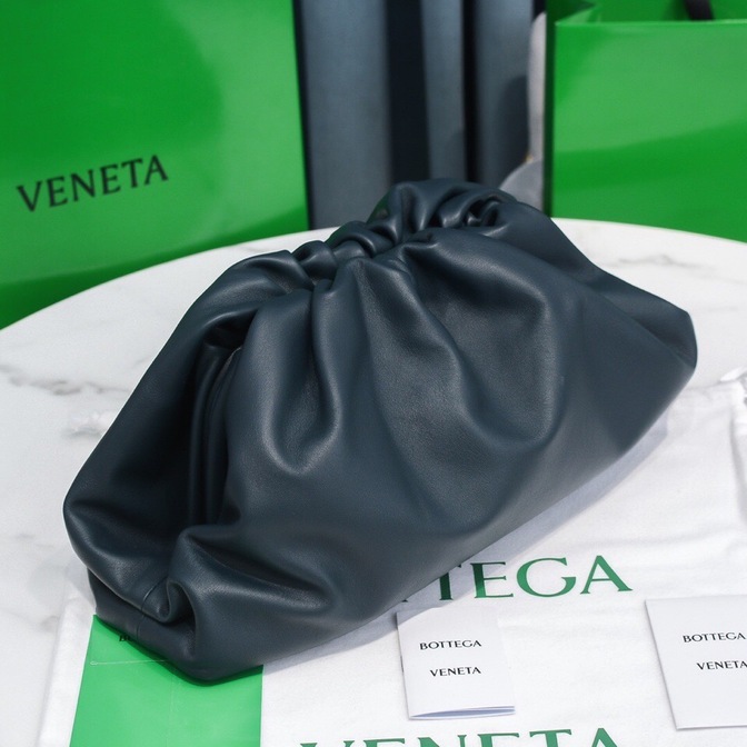 Bottega The Pouch Dark Mint 26 Ss2022