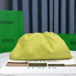 Bottega The Pouch Green 26 Ss2022
