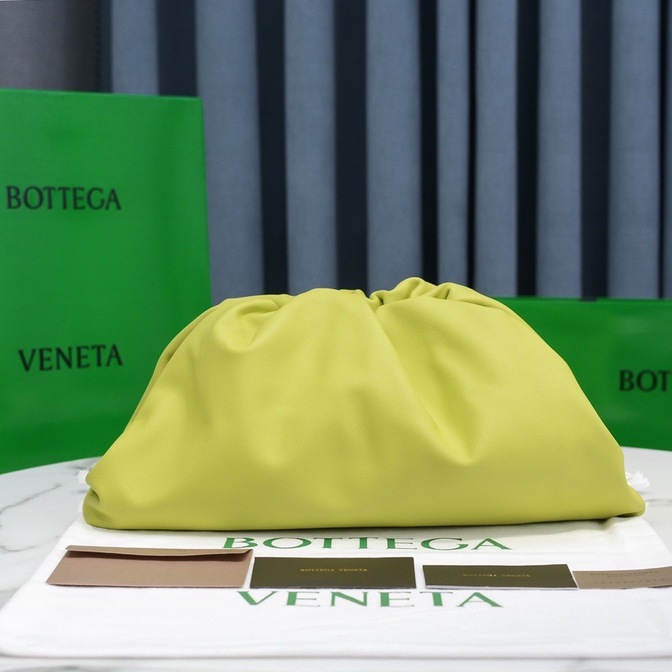 Bottega The Pouch Green 26 Ss2022