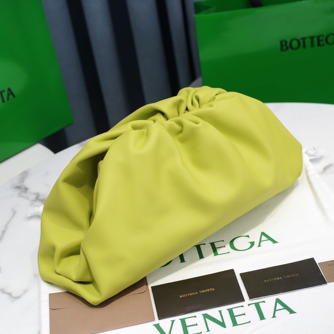 Bottega The Pouch Green 26 Ss2022