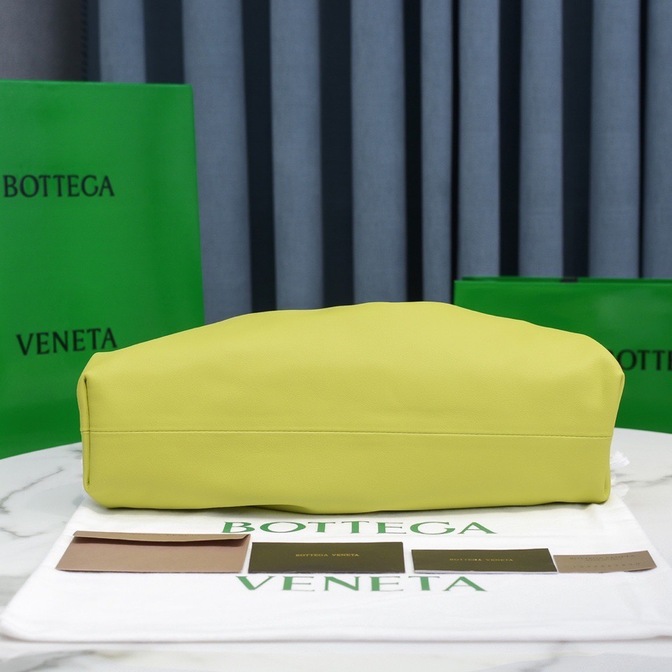 Bottega The Pouch Green 26 Ss2022