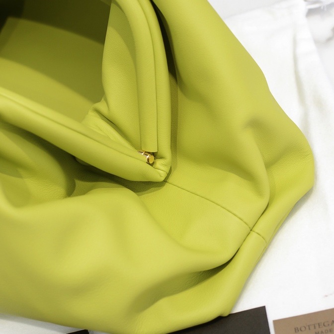 Bottega The Pouch Green 26 Ss2022