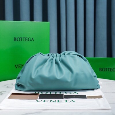 Bottega The Pouch Mint 26 Ss2022