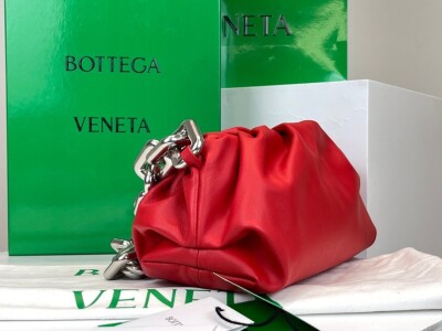 Bottega The Pouch Red Sliver Chain 26 Ss2022