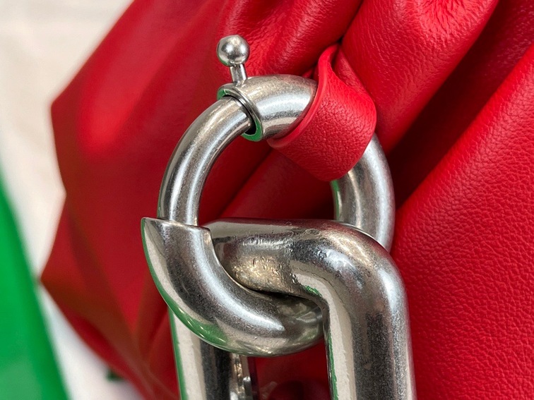 Bottega The Pouch Red Sliver Chain 26 Ss2022