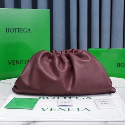 Bottega The Pouch Ruby Red 26 Ss2022