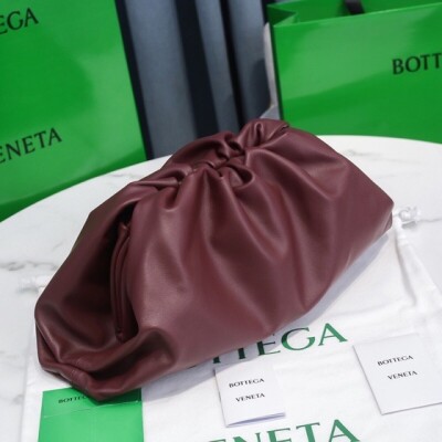Bottega The Pouch Ruby Red 26 Ss2022