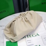 Bottega The Pouch White 26 Ss2022