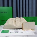 Bottega The Pouch White 26 Ss2022