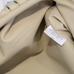 Bottega The Pouch White 26 Ss2022