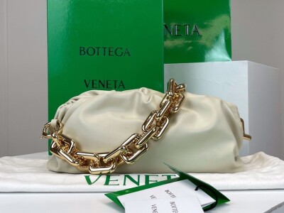 Bottega The Pouch White Yellow Chain 26 Ss2022