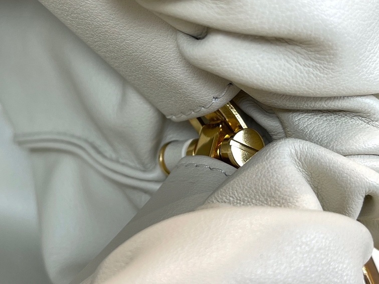 Bottega The Pouch White Yellow Chain 26 Ss2022