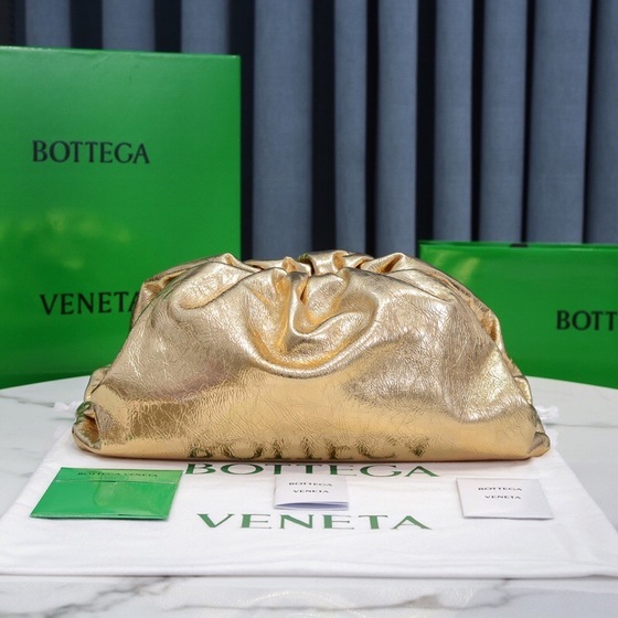 Bottega The Pouch Yellow 26 Ss2022