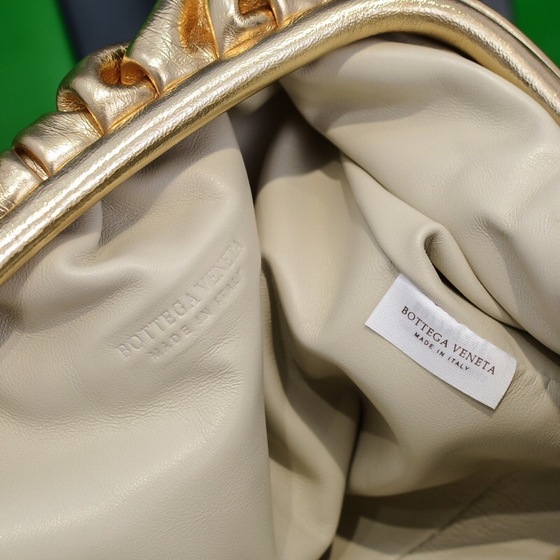 Bottega The Pouch Yellow 26 Ss2022