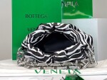 Bottega The Pouch Zebra Sliver Chain 26 Ss2022