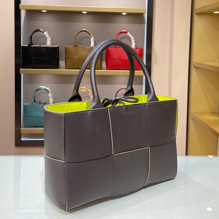 Bottega Tote Slip Dark Gray 35 Ss2022