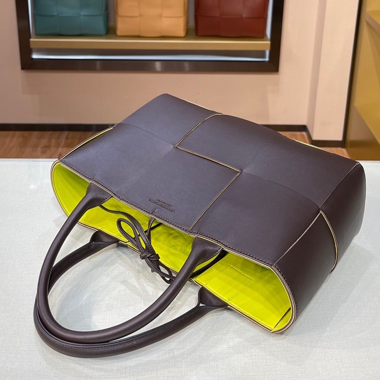 Bottega Tote Slip Dark Gray 35 Ss2022