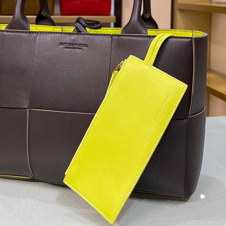 Bottega Tote Slip Dark Gray 35 Ss2022