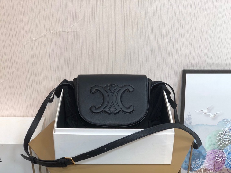 Celine Cuir Triomphe Black 18 Ss2022