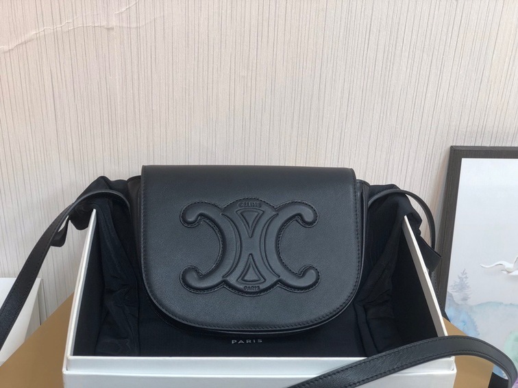 Celine Cuir Triomphe Black 18 Ss2022