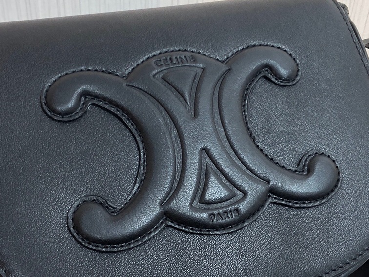 Celine Cuir Triomphe Black 18 Ss2022