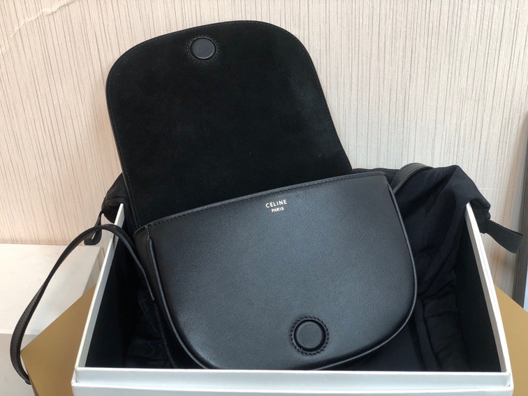 Celine Cuir Triomphe Black 18 Ss2022