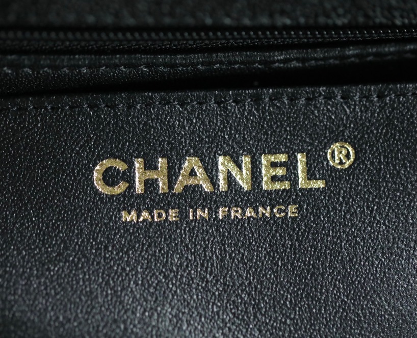 Chanel Flat Caviar Hand Black Ss2022