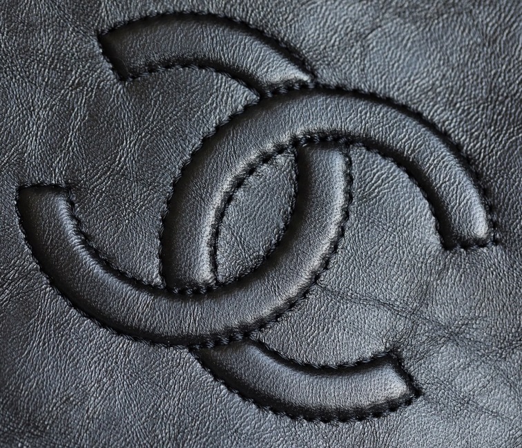 Chanel Flat Goatskin Vat Black Ss2022